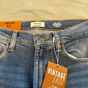 Kensie Women’s Luxe Straight Jeans